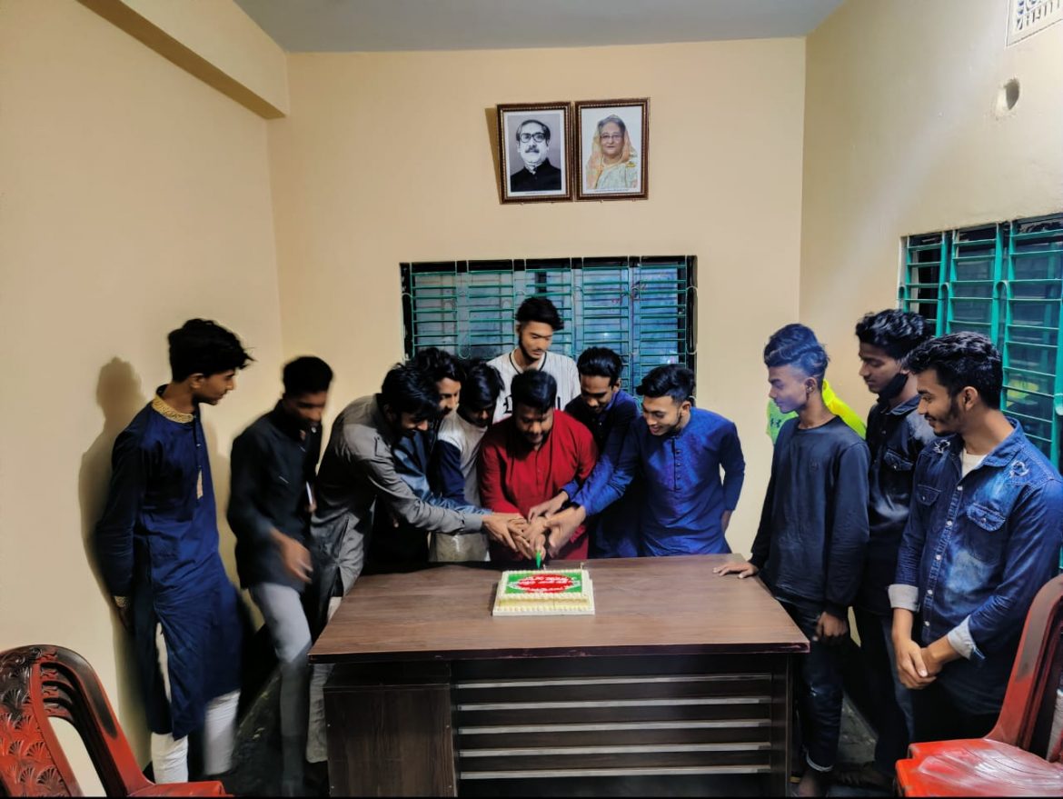 মেহেরপুরে ছাত্রলীগ নেতা ইব্রাহীমের নেতৃত্বে বঙ্গবন্ধুর জন্মদিন পালন