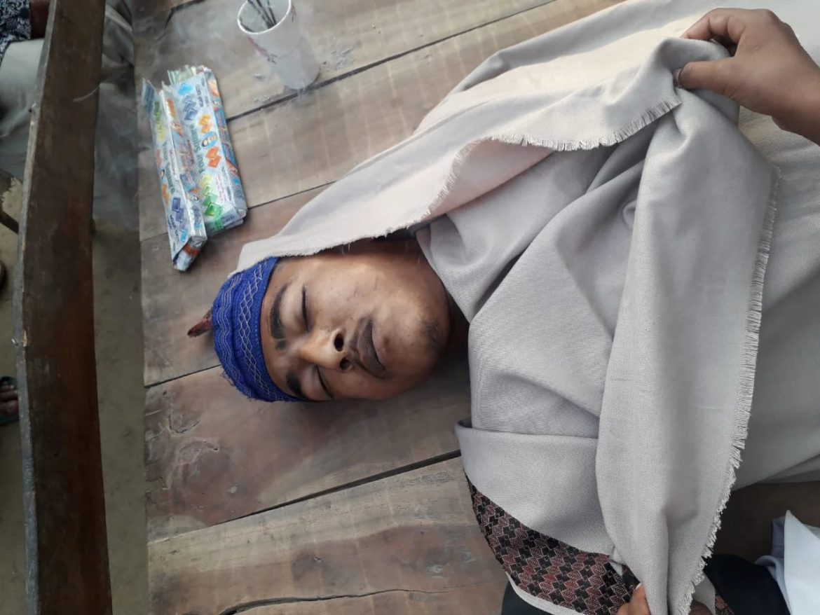 দর্শনায় মায়ের উপর অভিমান করে যুবকের মৃত্যু