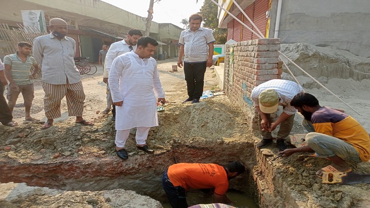 মেহেরপুর পৌরসভার ৯ নং ওয়ার্ডের পানির লাইন স্থাপন কাজের উদ্বোধন 