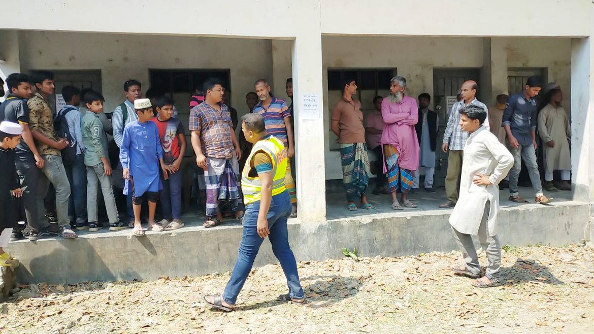 গাংনীতে ছাত্রীকে শ্লীলতাহানীর অভিযোগে মাদ্রাসা সুপার অবরুদ্ধ