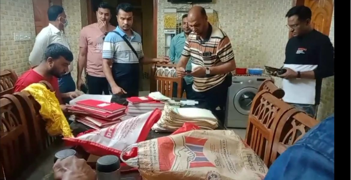 সুদের টাকায় আঙ্গুল ফুলে কলাগাছ; অবশেষে গাংনী পুলিশের জালে দুই সুদ ব্যবসায়ী