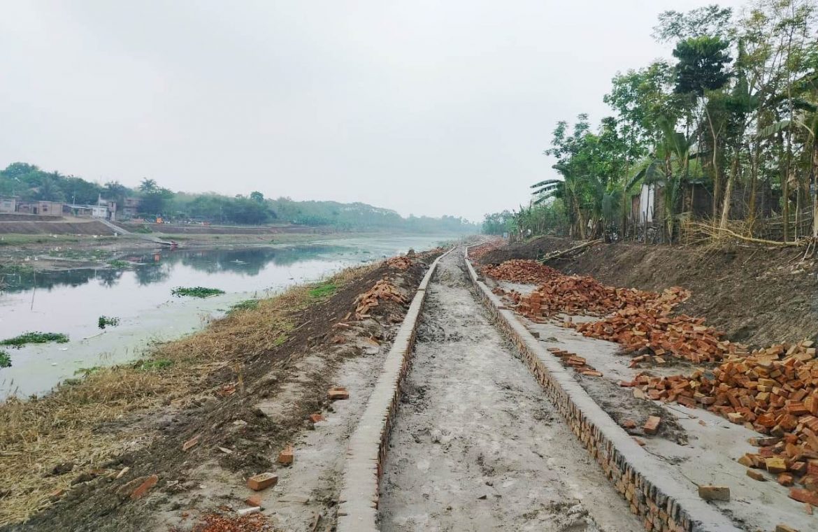 মেহেরপুরে উন্নয়নের ওয়াকওয়ে; ভৈরব পাড়ে চাপা কান্না