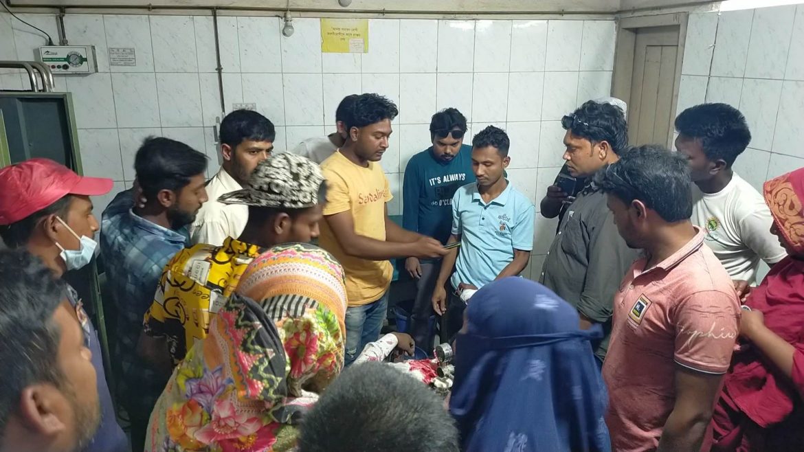 গাংনীতে বাসের ধাক্কায় শিক্ষক নিহত