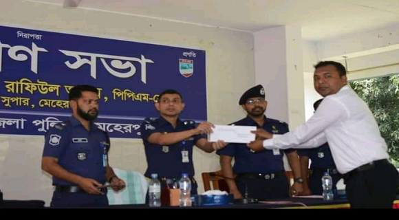 গাংনী থানায় বিশেষ অবদানের স্বীকৃতি পেল ওয়াচার কনস্টেবল ইকরামুল