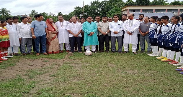 জীবননগরে প্রীতি ফুটবল টুর্নামেন্টের উদ্বোধন 