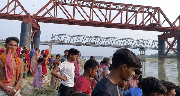 কুষ্টিয়ায় নদীতে ডুবে ঢাকা বিশ্ববিদ্যালয়ের এক শিক্ষার্থী নিখোঁজ