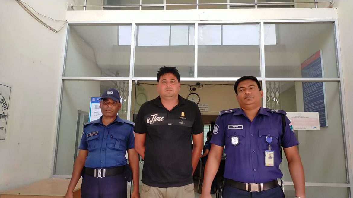 অনলাইন জুয়ার শীর্ষ এজেন্ট মাসুদ আটক