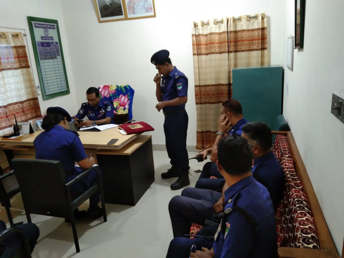 দামুড়হুদার দর্শনা সার্কেল অফিস পরিদর্শনে চুয়াডাঙ্গা পুলিশ সুপার