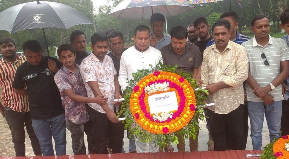 মুজিবনগর স্মৃতিসৌধে স্বেচ্ছাসেবক লীগের শ্রদ্ধা নিবেদন ও বৃক্ষরোপণ