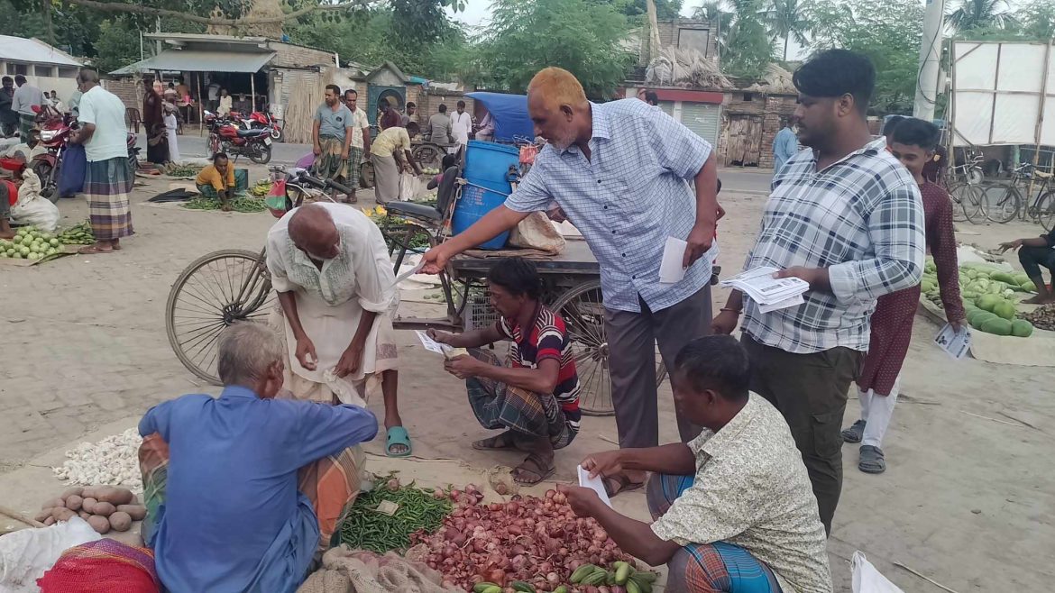 মেহেরপুরে এম এ এস ইমনের পক্ষে লিফলেট বিতরণ
