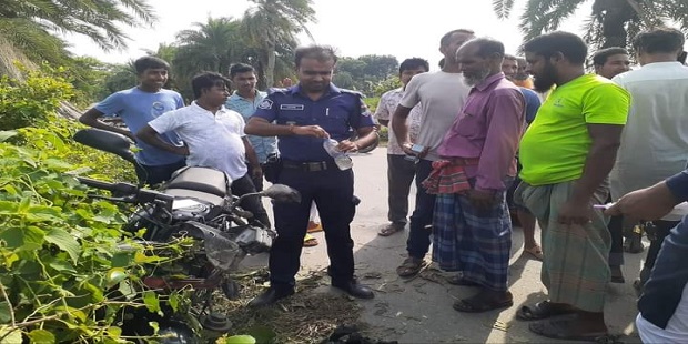 জীবননগরে মোটরসাইকেল নিয়ন্ত্রণ হারিয়ে ব্রীজের সাথে ধাক্কা নিহত ২, আহত ১