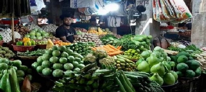 মেহেরপুরে সবজি কেজিতে পাইকারি থেকে খুচরার ব্যবধান ২৫ টাকা