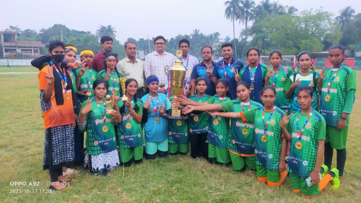 মুজিবনগরে বঙ্গমাতা ফুটবল একাদশকে সংবর্ধনা