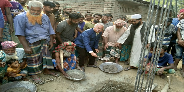 মেহেরপুরের নতুন দরবেশপুরে মসজিদ নির্মাণ কাজের উদ্বোধন