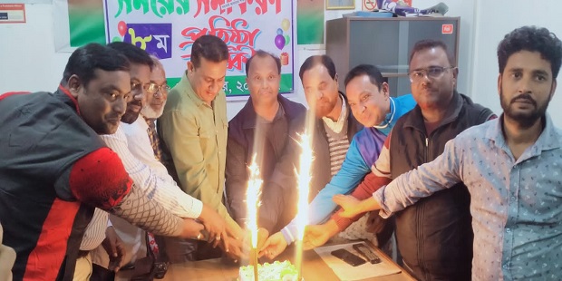 দামুড়হুদায় দৈনিক সময়ের সমীকরণ পত্রিকার ৮ম প্রতিষ্ঠাবার্ষিকী পালিত