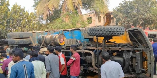 গাংনীতে ট্রাক ও লেগুনার সংঘর্ষে আহত ৯