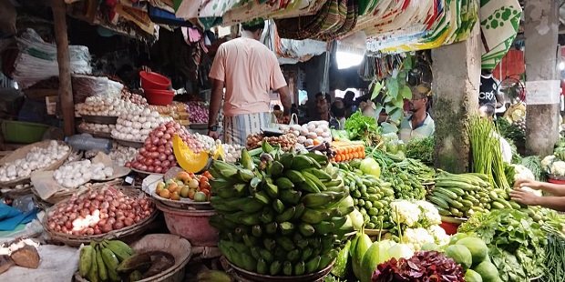 মেহেরপুরের কাঁচা বাজারে কিছুটা স্বস্তি