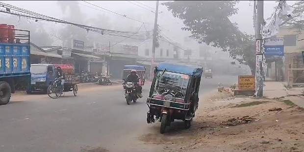 চুয়াডাঙ্গায় ঘন কুয়াশা আর শীতে সাধারণ জীবন ব্যাহত