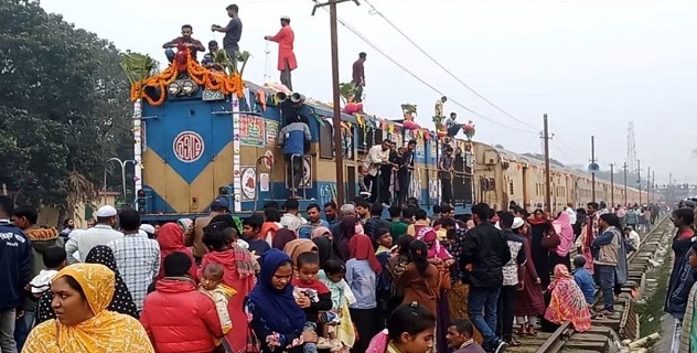 ভারতের মেদিনীপুরে ৫দিন ওরশ শেষে দেশে ফিরলো বাংলাদেশের বিশেষ ট্রেন