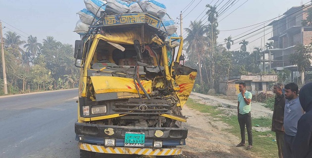 কুষ্টিয়ায় সড়ক দুর্ঘটনায় হেলপার নিহত