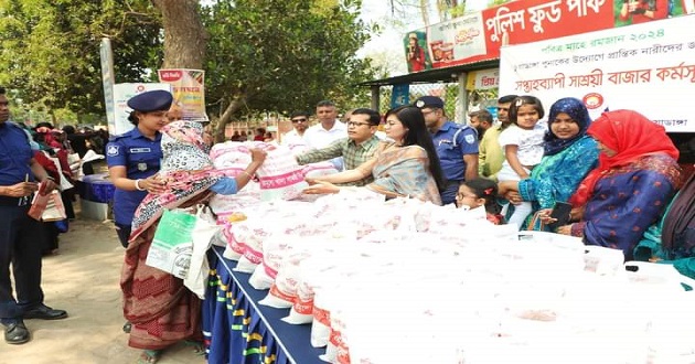 চুয়াডাঙ্গায় প্রান্তিক নারীদের জন্য সাশ্রয়ী বাজার কর্মসূচির শুভ উদ্বোধন