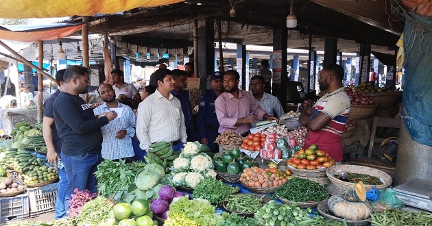 চুয়াডাঙ্গায় বিভিন্ন অপরাধের কারনে ৭ প্রতিষ্ঠানের জরিমানা