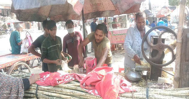 মেহেরপুরে দাবদাহে ভরসা "শরবত ও আখের রসে