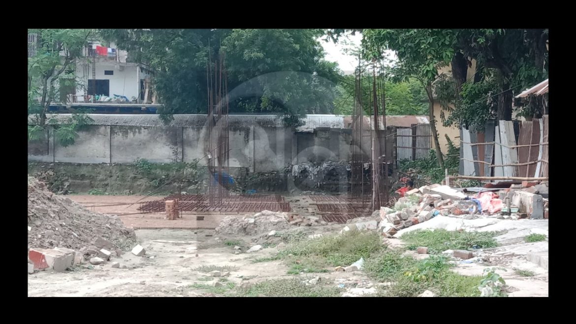 ভূমি জটিলতায় গাংনী পৌর সুপার মার্কেট নির্মাণ কাজ বন্ধ!
