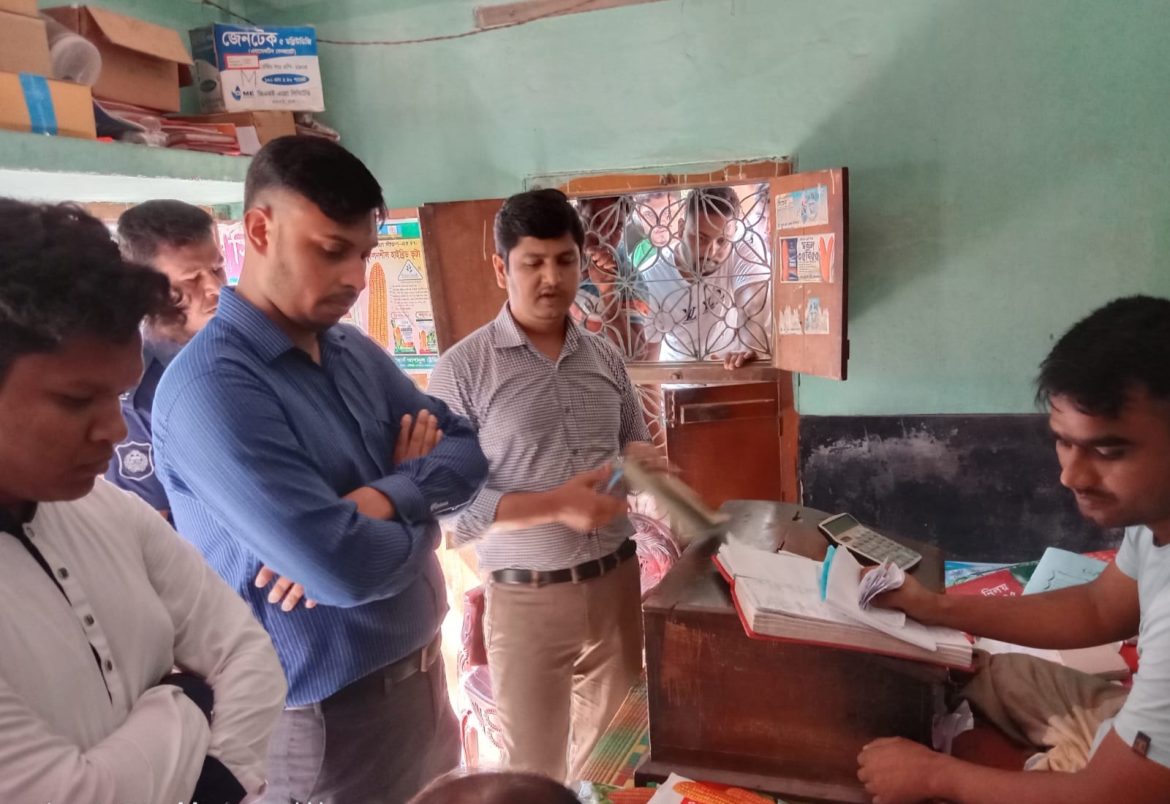 দামুড়হুদায় ভ্রাম্যমান আদালতে তিন ব্যবসা প্রতিষ্ঠানে জরিমানা