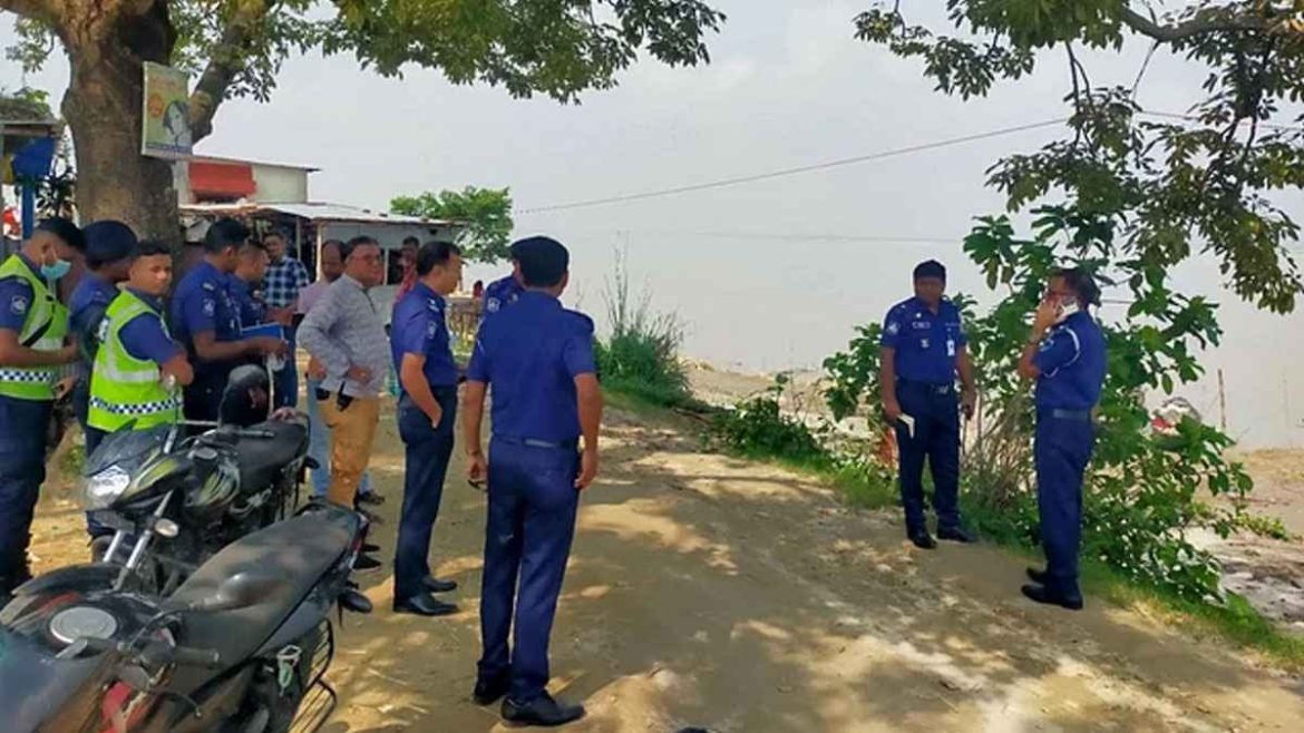 কুষ্টিয়ার পদ্মা নদীতে জেলেদের হামলা: দুই এএসআই নিখোঁজ