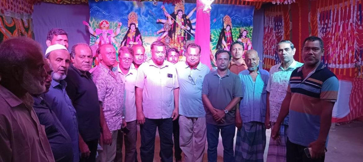 দামুড়হুদার বিভিন্ন পূজা মন্ডপ পরিদর্শন ও আর্থিক সহায়তা প্রদান