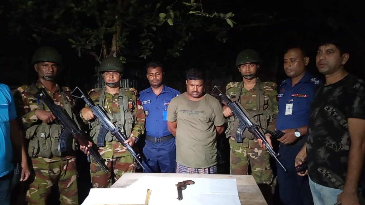 মুজিবনগরে অস্ত্রসহ সাবেক ইউপি সদস্য আটক