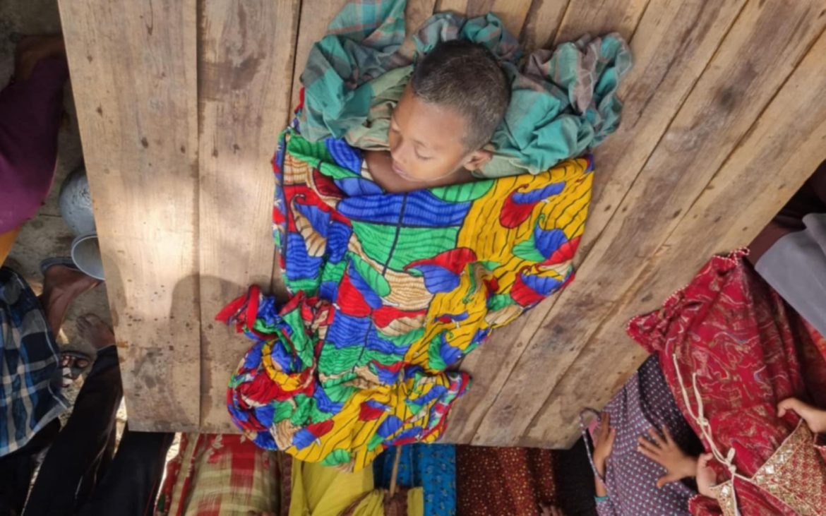 গাংনীতে পুকুর পাড়ে খেলতে গিয়ে পানিতে ডুবে শিশু মৃত্যু