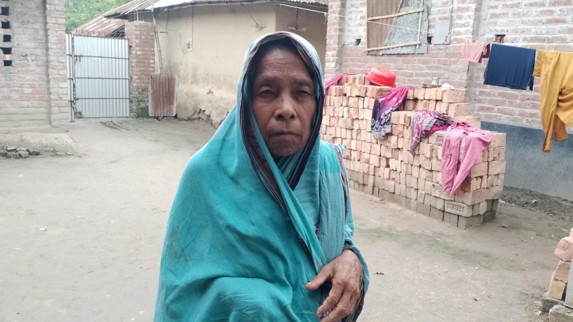 একটা বয়স্ক ভাতা হতে পারে জীবনের চলার পথে বড় সম্বল