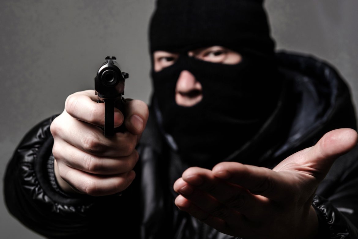 গাংনীতে বোমা ফাটিয়ে গণডাকাতি, আতঙ্কে এলাকাবাসী