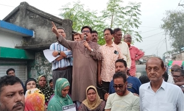 মেহেরপুরের রাধাকান্তপুরে বিএনপির লিফলেট বিতরণ ও গণসংযোগ