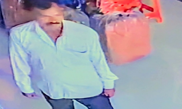 আলমডাঙ্গায় সিনেমার কায়দায় অভিনব কৌশলে চুরি
