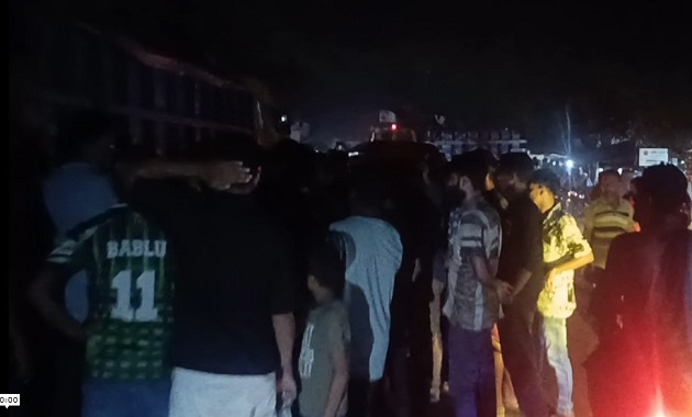 নির্যাতনের প্রতিকার চেয়ে ঝিনাইদহে সংখ্যালঘুদের সড়ক অবরোধ