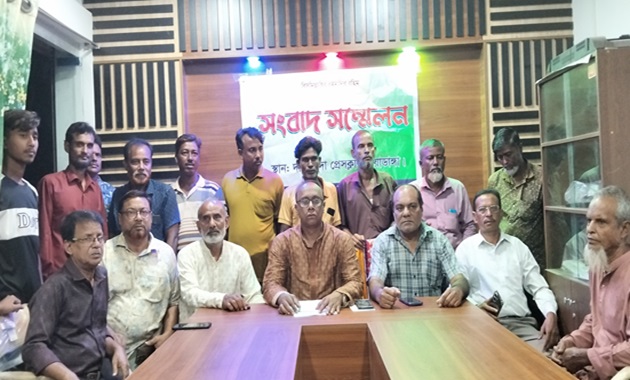 দামুড়হুদায় জামায়াতে যোগদানের মিথ্যা সংবাদের প্রতিবাদে সংবাদ সম্মেলন