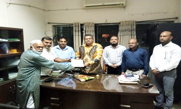 ঝিনাইদহে নানা দাবিতে স্মারকলিপি পেশ