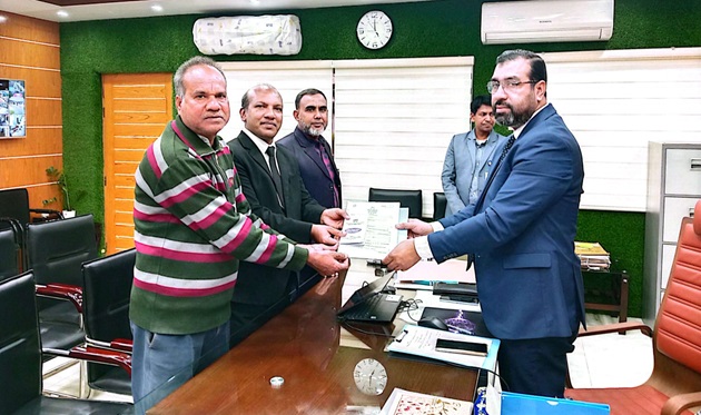 মেহেরপুরে সিপিবি প্রার্থী অ্যাড. মিজানুর রহমানের মনোনয়নপত্র উত্তোলন