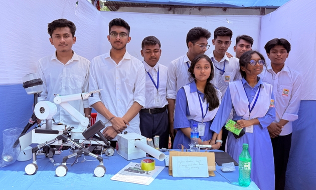 মেহেরপুরে ক্ষুদে বিজ্ঞানীদের দারুণ উদ্ভাবনের প্রদর্শনী