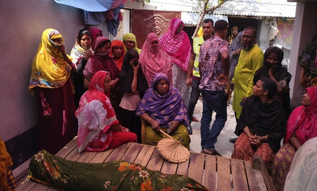 গাংনীতে শয়নকক্ষ থেকে নারীর ঝুলন্ত মরদেহ উদ্ধার