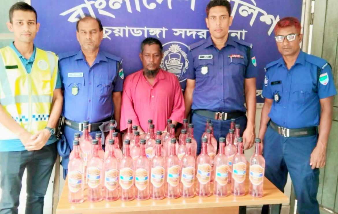 দর্শনার ৩৬ বোতল কেরু বাংলা মদসহ একজন আটক