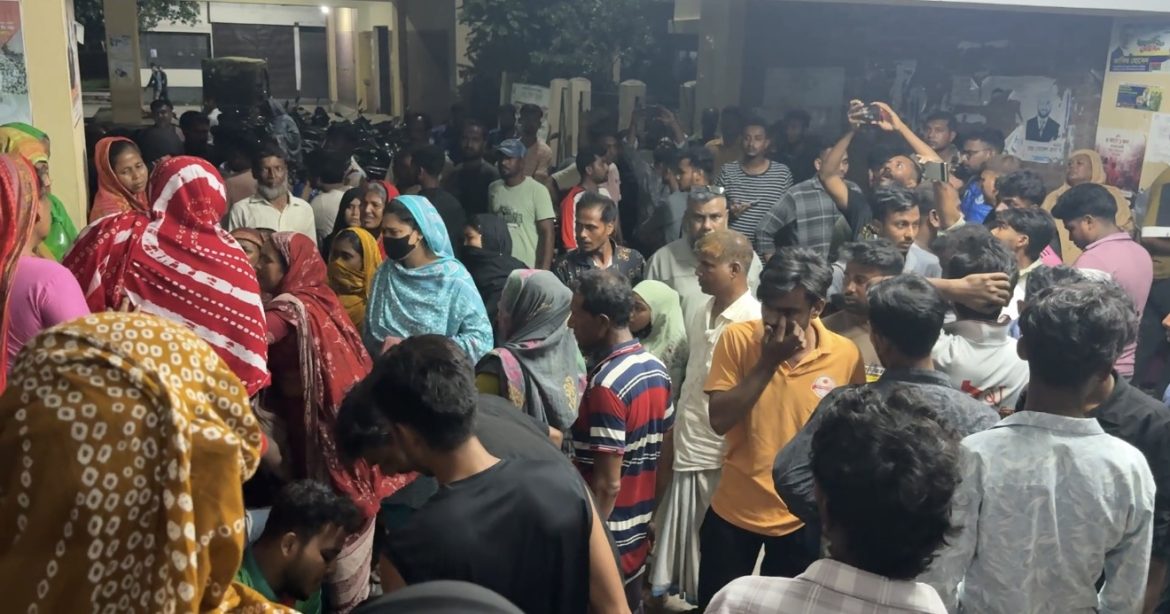 মেহেরপুরে ট্রাক-মোটরসাইকেলের মুখোমুখি সংঘর্ষে দুই যুবকের মৃত্যু
