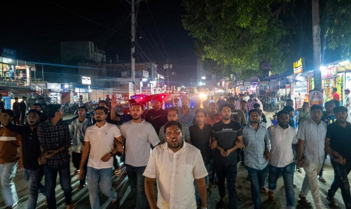 দর্শনায় যুবদল ও ছাত্রদলের বিক্ষোভ মিছিল ও সমাবেশ