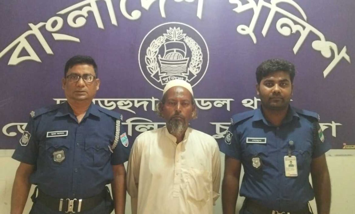 দামুড়হুদায় পুত্রবধূকে ধর্ষণের অভিযোগে শ্বশুর গ্রেপ্তার