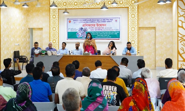 চুয়াডাঙ্গায় প্রান্তিক পেশাজীবীদের জন্য ১০ দিনের সফট স্কিল প্রশিক্ষণ শুরু